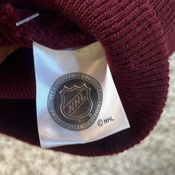 NHL Avalanche Beanie - Maroon & White - One Size - Picture 4 of 6
